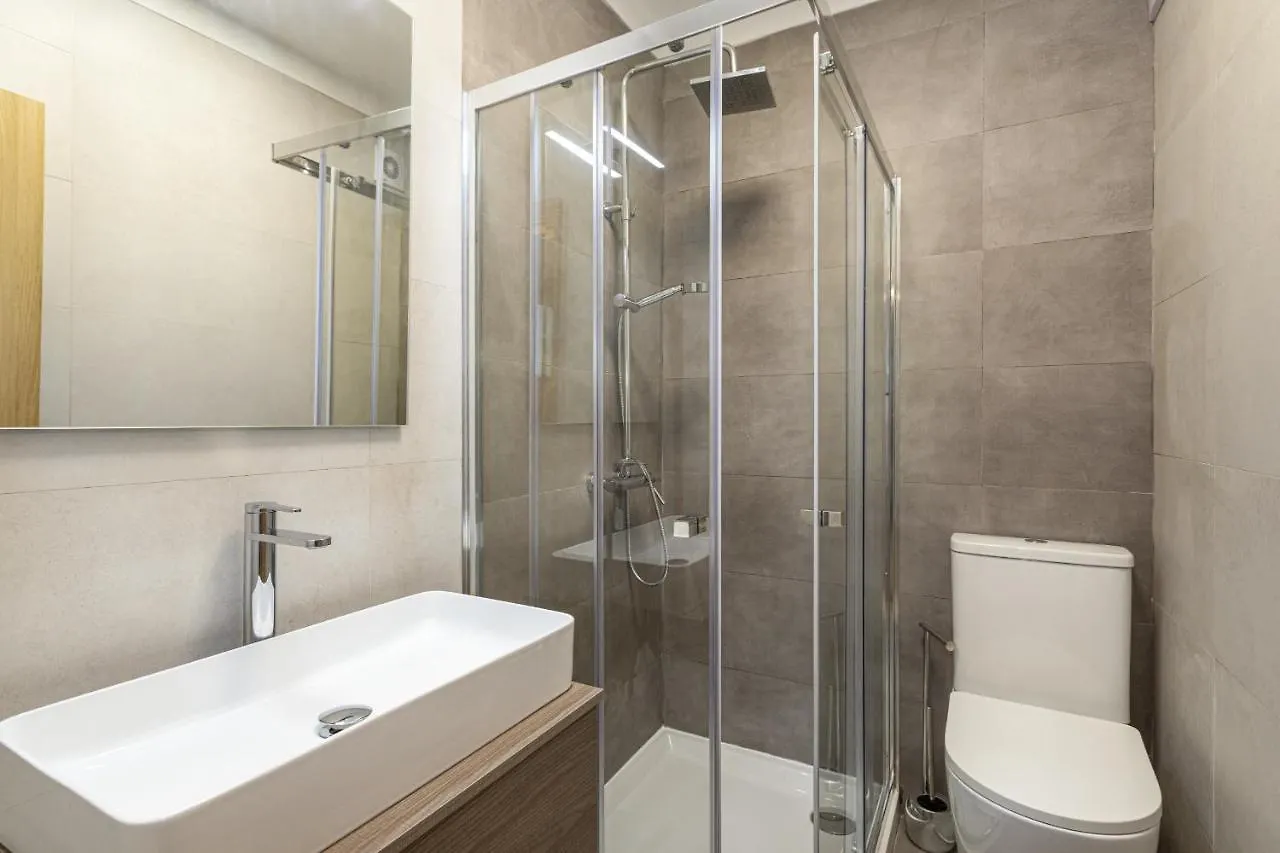 Miral 2 - Beach Front Apartment With Pool Quarteira Portugal