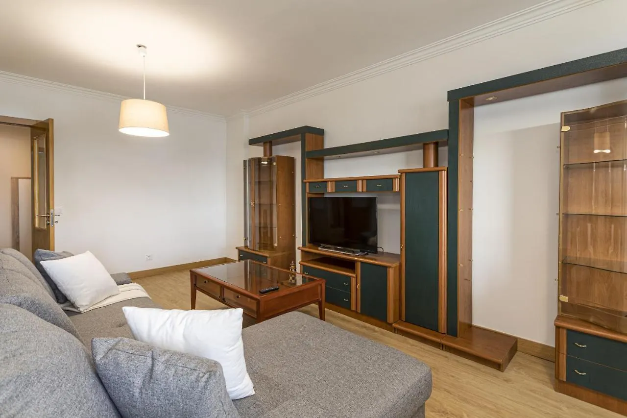 Miral 2 - Beach Front Apartment With Pool Quarteira