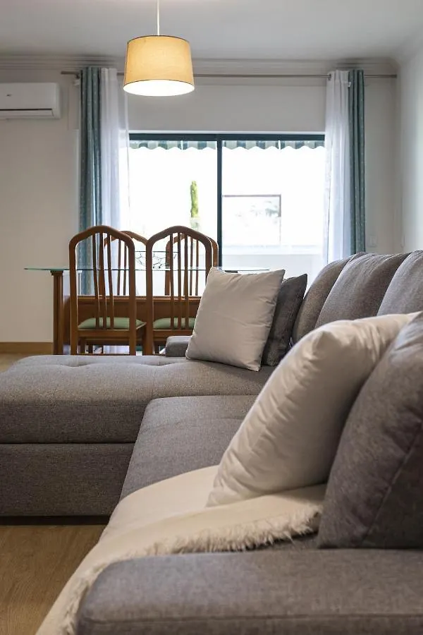 Miral 2 - Beach Front Apartment With Pool Quarteira